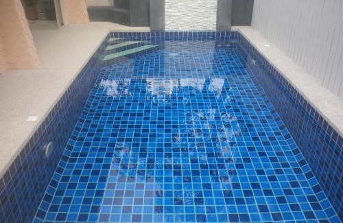 Jomtien Resort | Villa Rosa with Private Pool and Jacuzzi 100m to beach