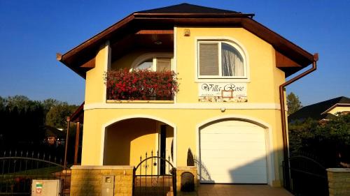 Velky Meder Villa | Villa Rose