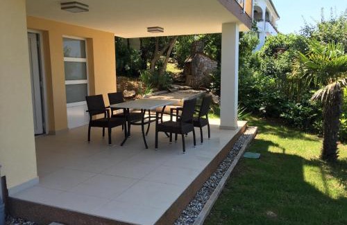 Njivice Apartment | Villa Rudy Holiday Home