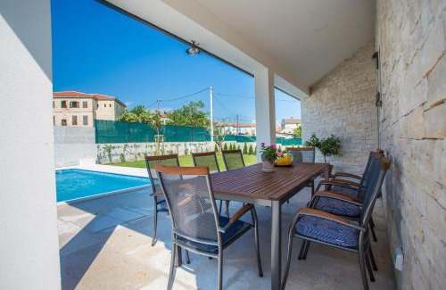 Nova Vas Apartment | Villa SA-RA