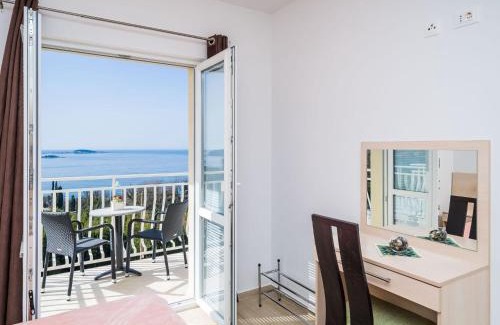 Plat Apartment | Villa Samba - Superior One-Bedroom Apartment with Balcony and Sea View