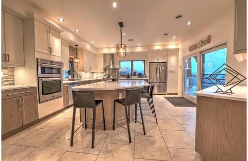 Miller Beach House | Villa Santorini The Addition