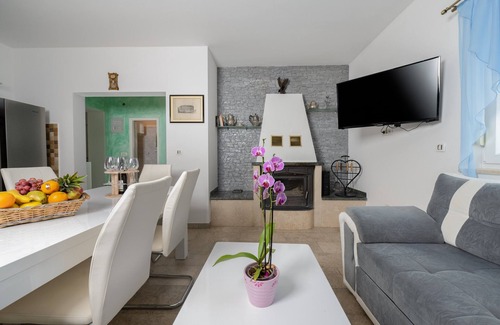 Zupanici Villa | Villa St. Nikola for 8 + 2 near Labin - Rabac with jacuzzi & pet friendly