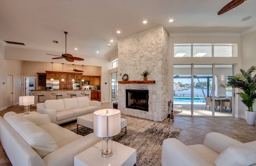 Pelican Villa | Villa Superior - great view with heated pool and spa, tiki hut & billard