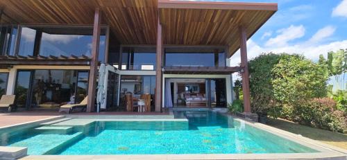 Arue Villa | Villa Ta'u Here