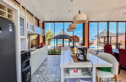 Candi Dasa Villa | Villa Talia Vashti - 3 Bedroom, Oceanfront villa with Jacuzzi