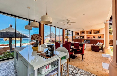 Candi Dasa Villa | Villa Talia Vashti - 3 Bedroom, Oceanfront villa with Jacuzzi