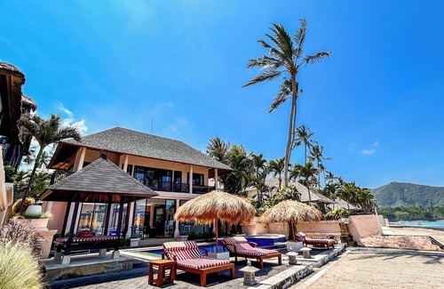 Candi Dasa Villa | Villa Talia Vashti - 3 Bedroom, Oceanfront villa with Jacuzzi