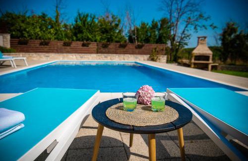 Trn Villa | Villa Tia
