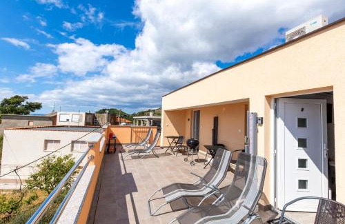 Jesenice Apartment | Villa Tomaš „The view of Jesenice“