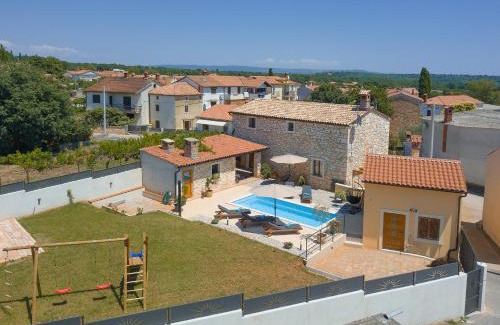 Marcana Villa | Villa Tonin - house for 6 guests with backyard, pool and whirlpool in Marčana Istria, Ferienhaus Istrien