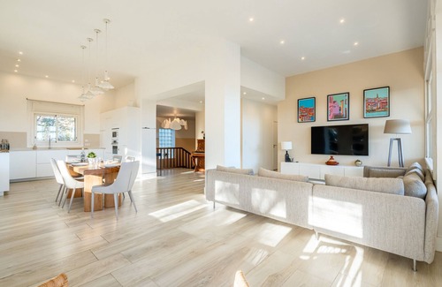 La Ciotat Ski Chalet | Villa Tortilla, heated pool, garden, air con