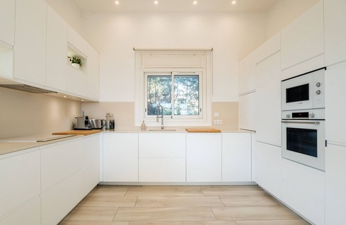 La Ciotat Ski Chalet | Villa Tortilla, heated pool, garden, air con