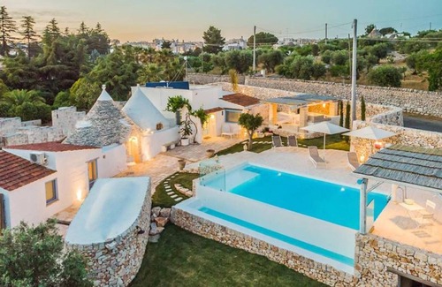 Putignano Villa | Villa 'Trulli Life' with Private Pool, Wi-Fi and Air Conditioning