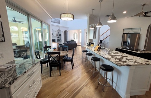 Pelican Villa | Villa Ultima, Ultimate Location, 3 Minute Walk to Cape Harbour Marina