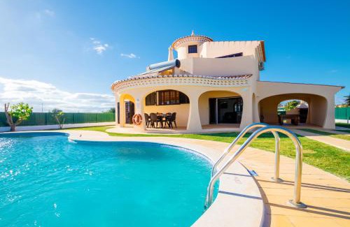 Patroves Villa | Villa Ushuaia by Algarve Vacation