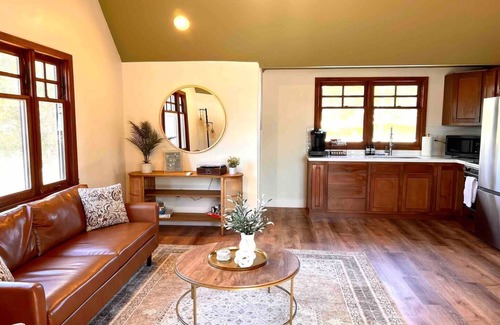 Fullerton House | Villa Verde - 5 miles to Disney!
