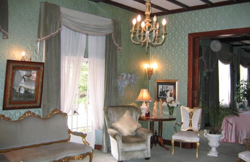 Ekurhuleni House | Villa Victoria Executive Guest House