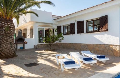 Les Tres Cales Villa | Villa Villa Dorada by Interhome