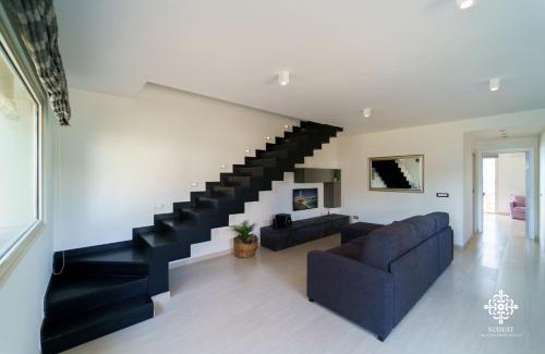 Augusta Villa | Villa Vittoria - Waterfront house