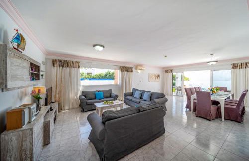 Puerto del Carmen Villa | Villa Volcan by Villa Plus