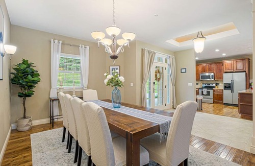 Branson Villa | Villa w/30ft PrivateDeck, All Ensuite Bathrooms, Communal Pool, Golf, GameArea