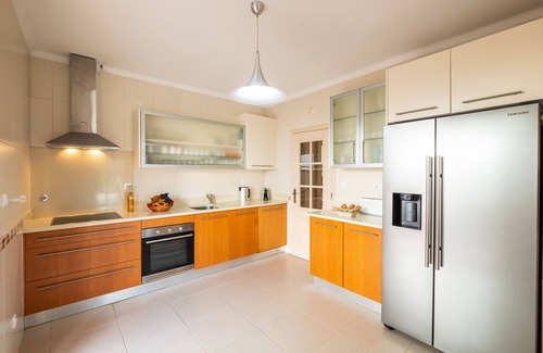 Almancil Villa | Villa w/private pool & BBQ in Varandas do Lago