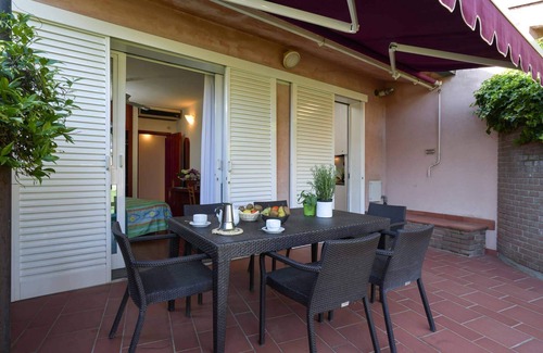 San Vincenzo Villa | Villa with air conditioning, pool and terrace