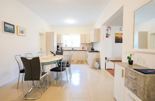Ist Villa | Villa with air conditioning