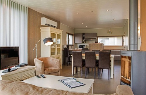 Froidchapelle Villa | Villa with Sauna in Scenic Retreat