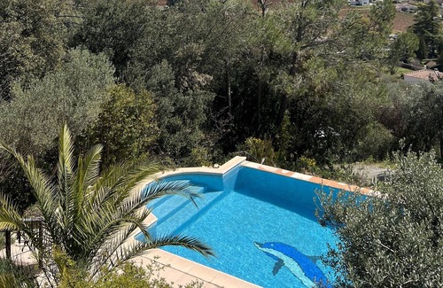 Montfort-sur-Argens Villa | VILLA WITH POOL OVERFLOW