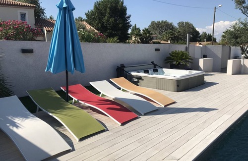 Le Grau-dʼAgde Villa | Villa with heated pool and Jacuzzi, 3-minute walk from the beach
