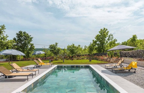Salakovci House | Villa with pool and large garden