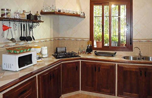 El Gastor Villa | Villa with Private Pool, wonderful Lake/Mountain views, pets fiendly and Wi-Fi