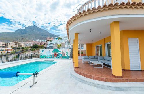 Costa Adeje Villa | Villa with private pool and magnificent views