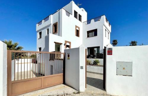 Motril Villa | Villa with Private Pool Near Beach, cleaning included