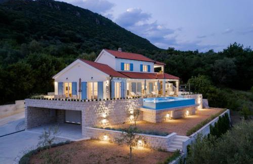 Denovici Villa | Villa Zoe Retreat