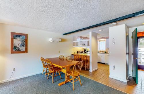 Stowe Area Apartment | Village Green II