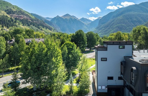 Telluride Apartment | Village Hideaway, Telluride convenience steps to skiing and downtown!