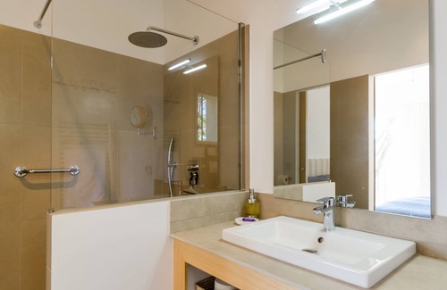 Goult Apartment | Village hideaway with gorgeous view