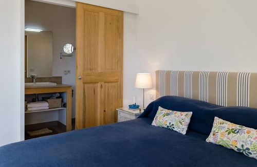 Goult Apartment | Village hideaway with gorgeous view