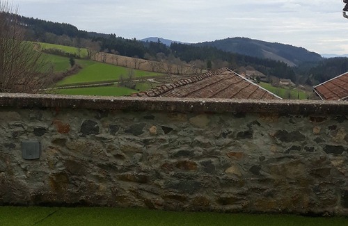 Poule-les-Echarmeaux House | Village house in the heart of the Beaujolais Vert, close to hiking trails