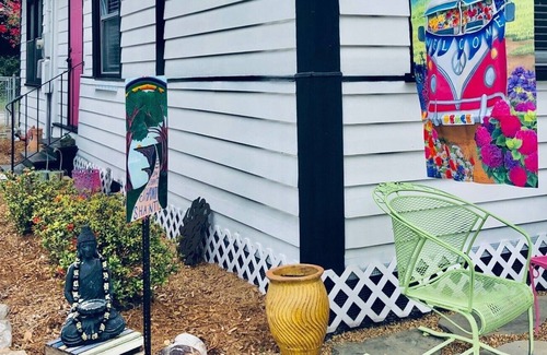 Village of the Arts Cottage | Village of the Arts Cottage near Beaches