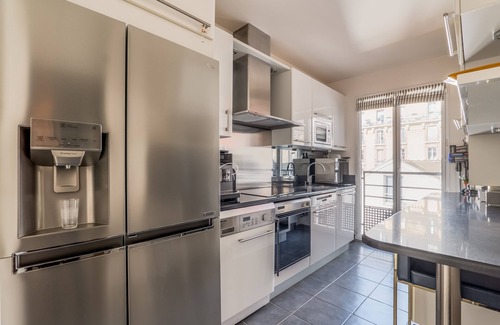 Butte-aux-Cailles Apartment | Village Vision, by Veeve