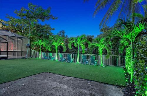 Golden Glades House | VillaKoBo Heated Pool Spa Bar Tennis Golf