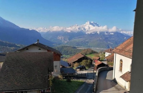 Huemoz House | Villars-sur-Ollon. (Huémoz) 5 min from Villars