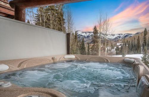 Mountain Village House | Villas At Tristant 137 by AvantStay Ski In Ski Out Home w Panoramic Views Hot Tub