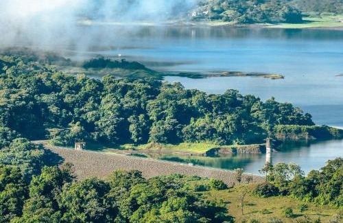 La Fortuna Villa | Villas Malu View Domos modernos con vista al Volcán Arenal