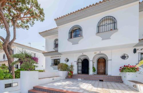 Cabopino Ski Chalet | Villas del puerto cabopino