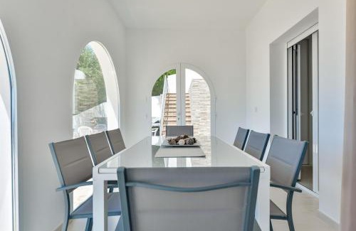 Urbanitzacio la Fustera Villa | Villas Guzman - Alex